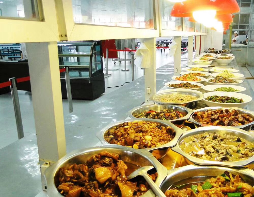 高明餐飲服務(wù)公司 職工飯?zhí)贸邪?打造品優(yōu)價(jià)美衛(wèi)生安全的員工食堂服務(wù)